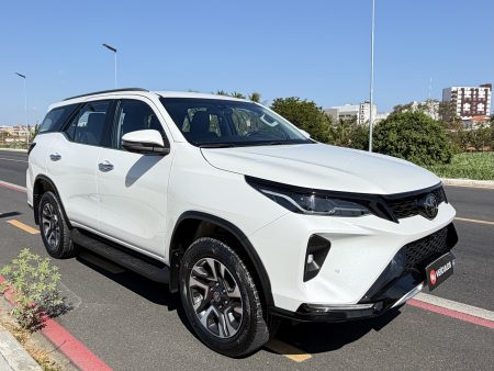 TOYOTA SW4